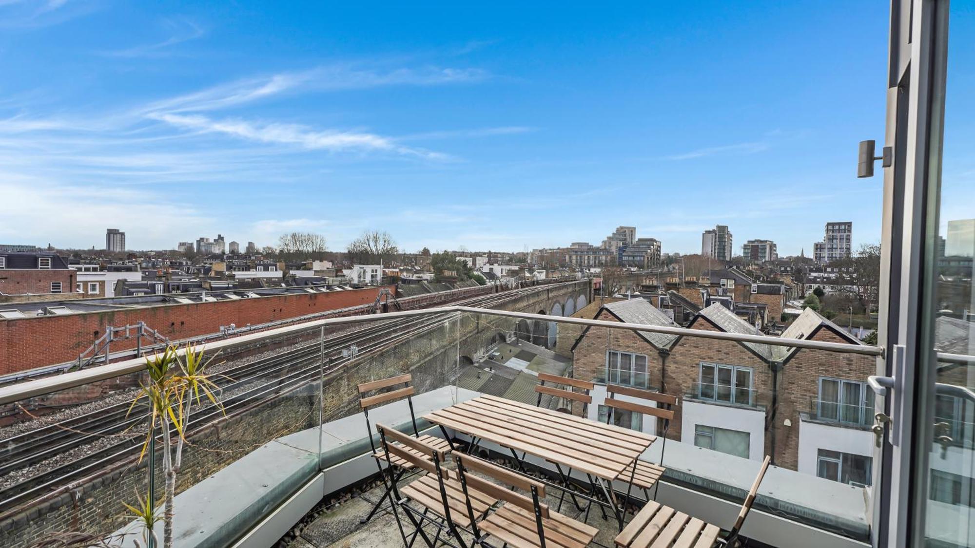 Modern And Spacious Penthouse Apartment In Putney With Free Parking London Bagian luar foto